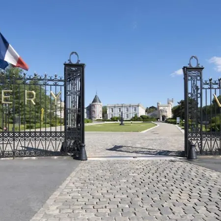 Pres Des Maisons De Champagne * Reims
